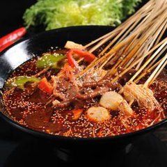 你想知道哪个网站提供最新的自助串串视频播放吗？