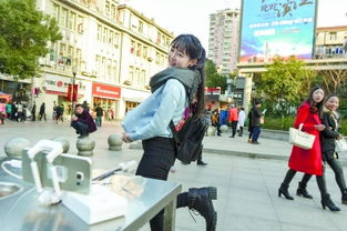 日常生活在镜头前也能变现？网红主播如何做到日入万元？