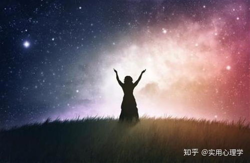 为何女人独立赚钱被视为现代生活的黄金法则？