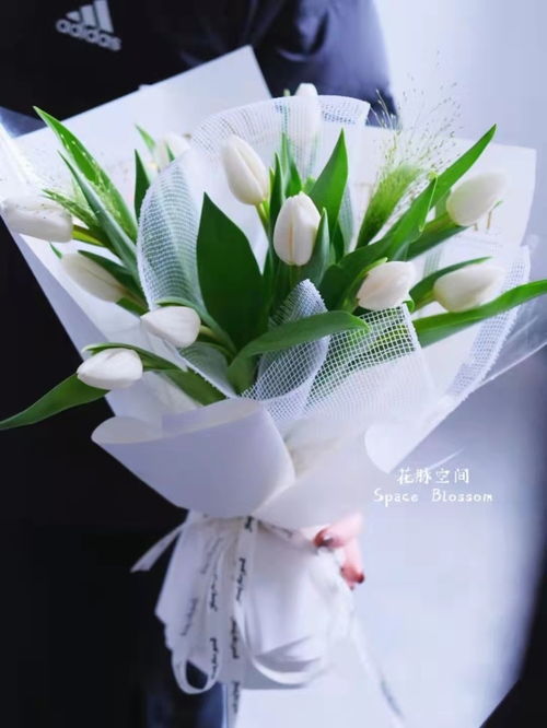 副业卖花创业，选择哪种花艺项目更赚钱？
