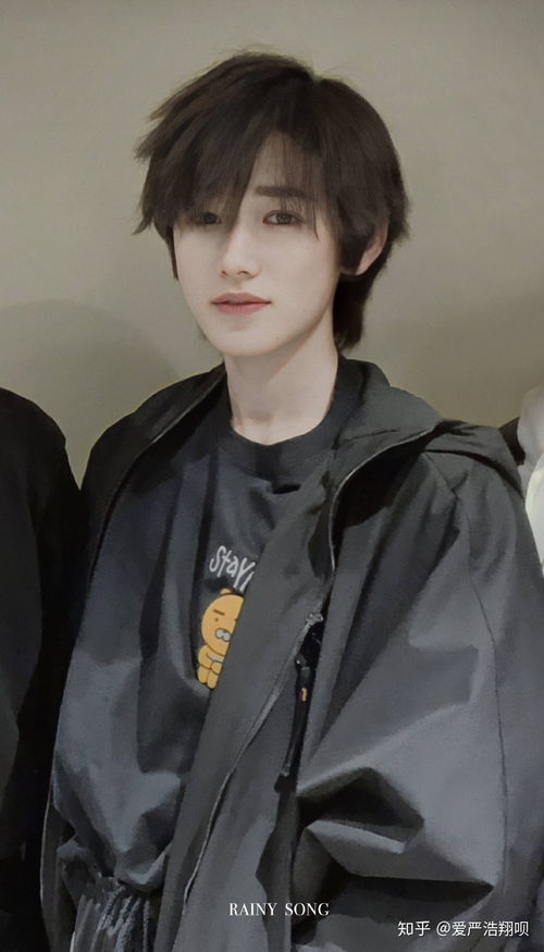 金希澈的收入状况如何？他真的能赚大钱吗？