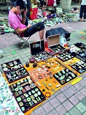 地摊画画真的能赚钱吗？新手如何通过街头绘画实现盈利？