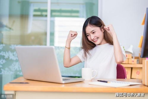 女孩如何通过教师兼职副业轻松赚钱？