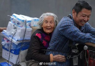 农村大爷骑车谋生，小说里的艰辛与收获你能猜到吗？