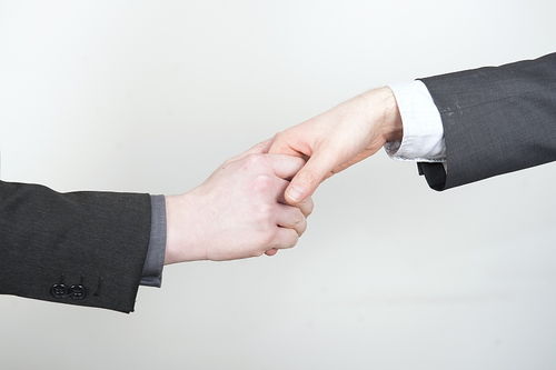 如何在回家途中开启自媒体副业，实现额外收入？
