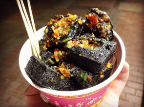 九江街头摆摊卖臭豆腐，真的能赚钱吗？