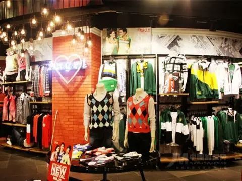 海燕服装批发市场究竟位于何处？选购批发商品有哪些独家技巧？