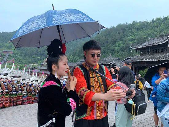 农村山里开播能赚多少？直播带货真的可行吗？