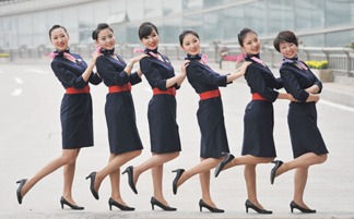 想要成为空姐需要满足哪些条件和要求？