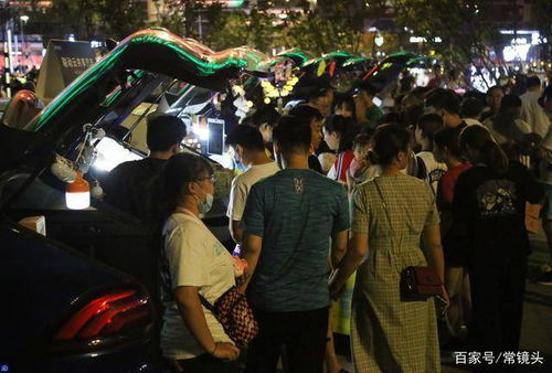 摆摊创业真的能赚钱吗？摊主们的真实收入揭秘