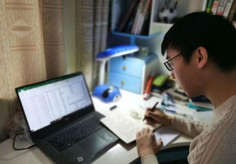 大学生在校期间如何兼顾学业与副业？