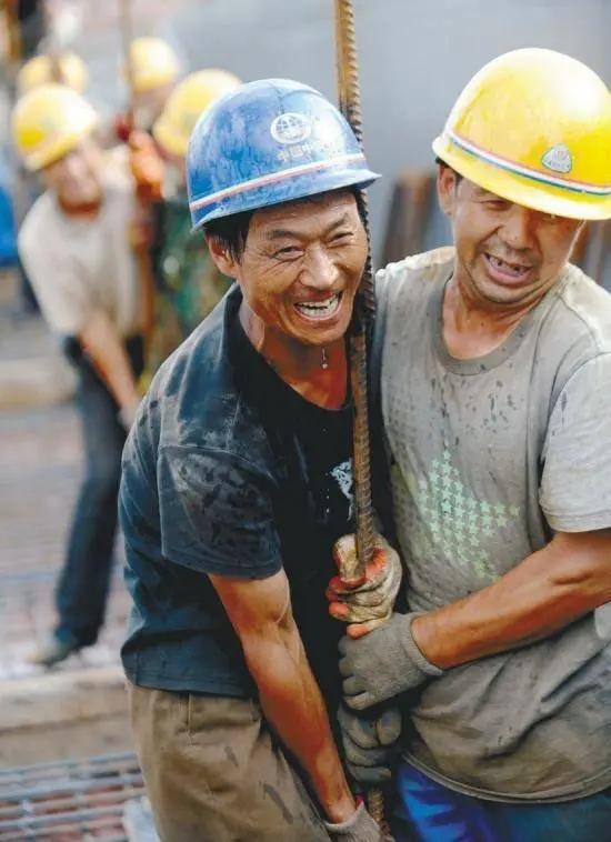 农民工为何选择背井离乡外出打工谋生？