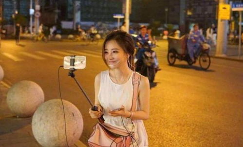 冯提莫的吸金能力有多强？她真的能轻松赚钱吗？
