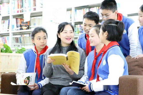 郭老师除了教书育人，是否还另有收入来源？