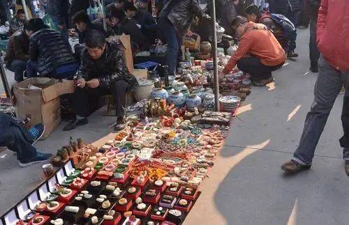 医院门口摆摊卖小吃，真的能赚到钱吗？