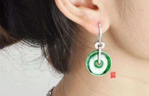 如何在自助耳环售卖网站上挑选心仪饰品？便捷选购指南