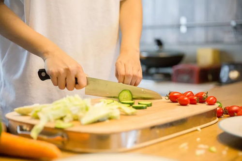 如何制作吸金的个人做饭短视频？