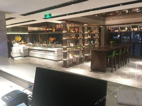 在龙岩市，开设哪种店铺能带来更高的盈利机会？