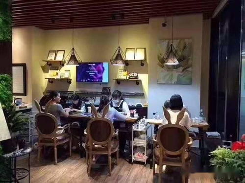 在县城开设美甲店，如何实现盈利并吸引顾客？
