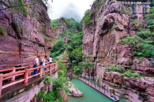 中国哪些旅游景点收入最高？探秘盈利最多的热门景区