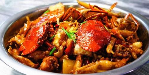 中份肉蟹煲价格如何？一份美味值得多少预算？