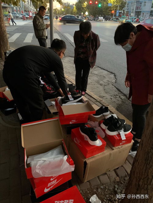 女生摆摊做副业，真的能赚大钱吗？