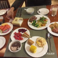 想要品尝莲花县美食？自助餐团购平台哪个更优惠？