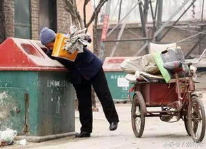 工地捡垃圾谋生，弟弟为何选择这条路？