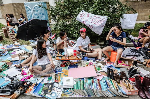 学校内摆摊售卖小物件，真能赚到钱吗？
