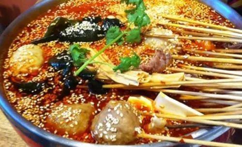大斌家串串香生意如何？是否真的盈利丰厚？