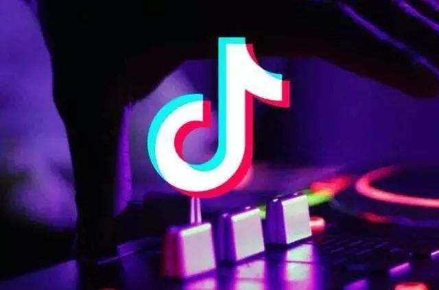 在QQ通话中刷抖音，对方能否听到背景声音？
