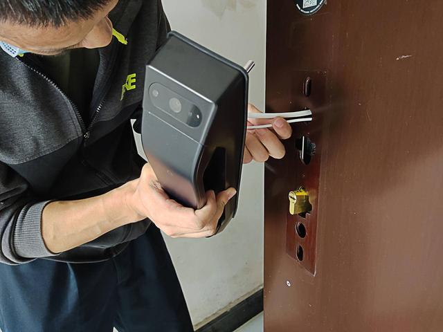 智能锁安装师傅还在等电话下单平台主动找你上门