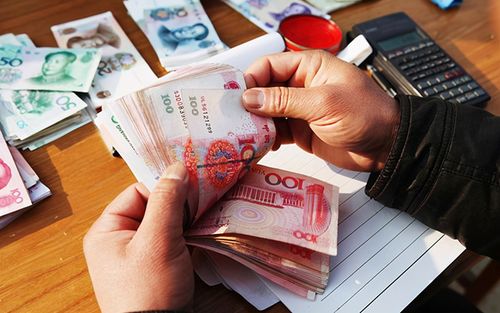 人到中年，财富积累何时休？赚钱到几岁才算够？