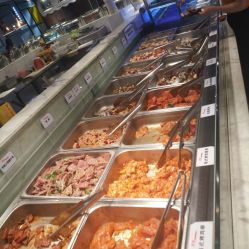 龙湖海鲜自助餐的最佳团购选择在哪里？这家网站值得一看吗？